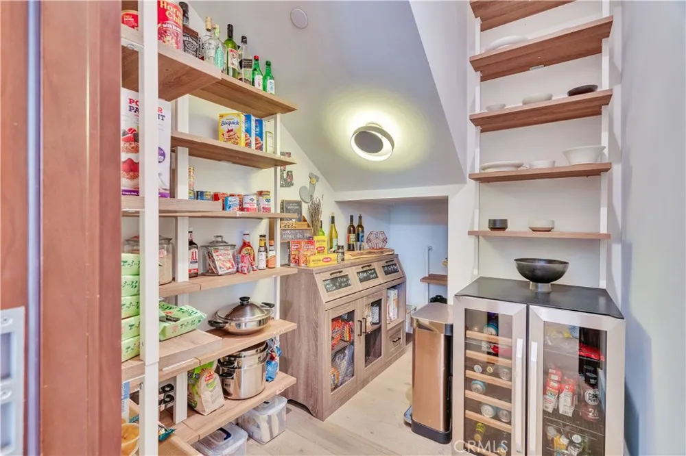 719 1st Place Hermosa Beach, CA 90254
