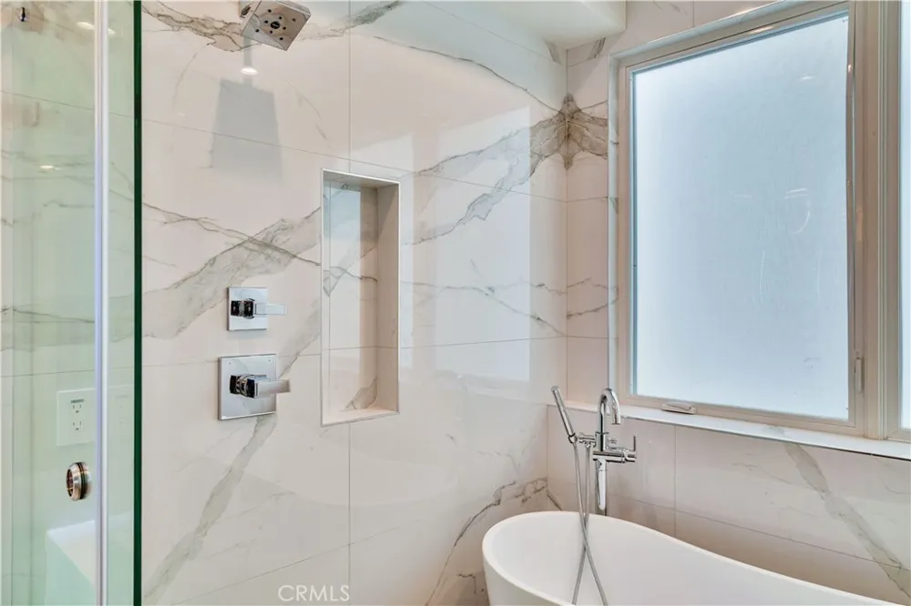 719 1st Place Hermosa Beach, CA 90254