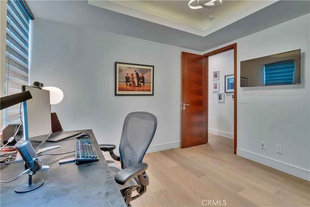 719 1st Place Hermosa Beach, CA 90254