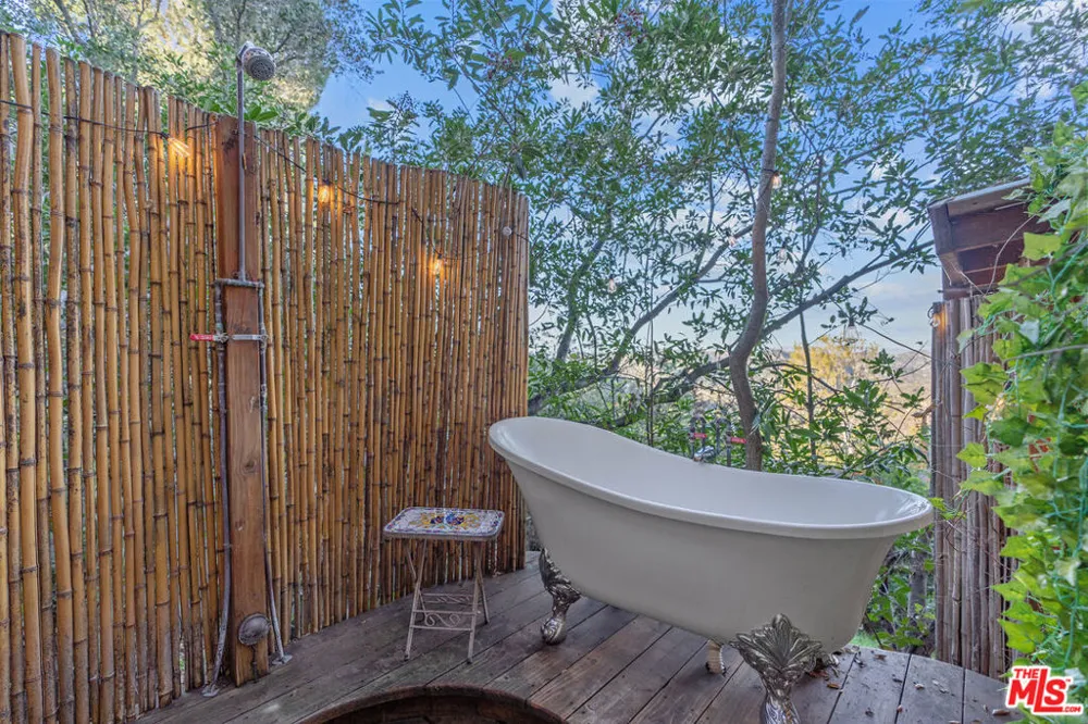 20675 Medley Lane Topanga, CA 90290