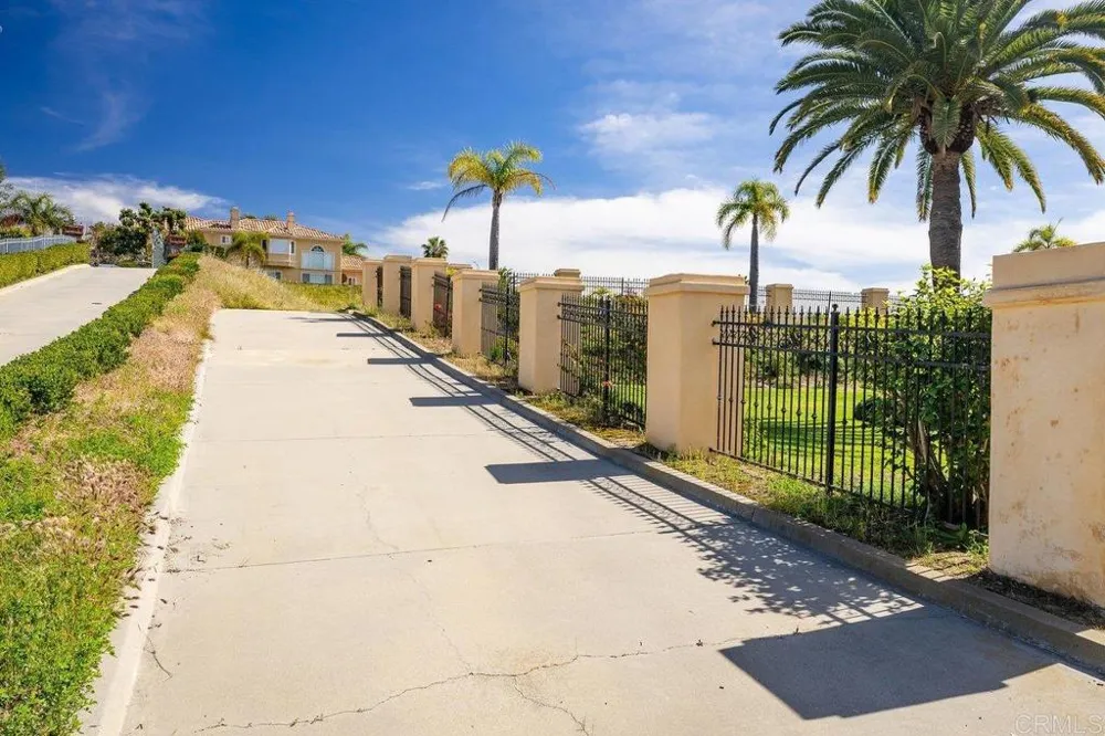 1009 Corte Barroso Camarillo, CA 93010
