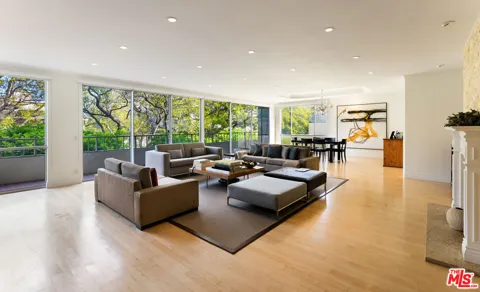 339 Palm Drive #202