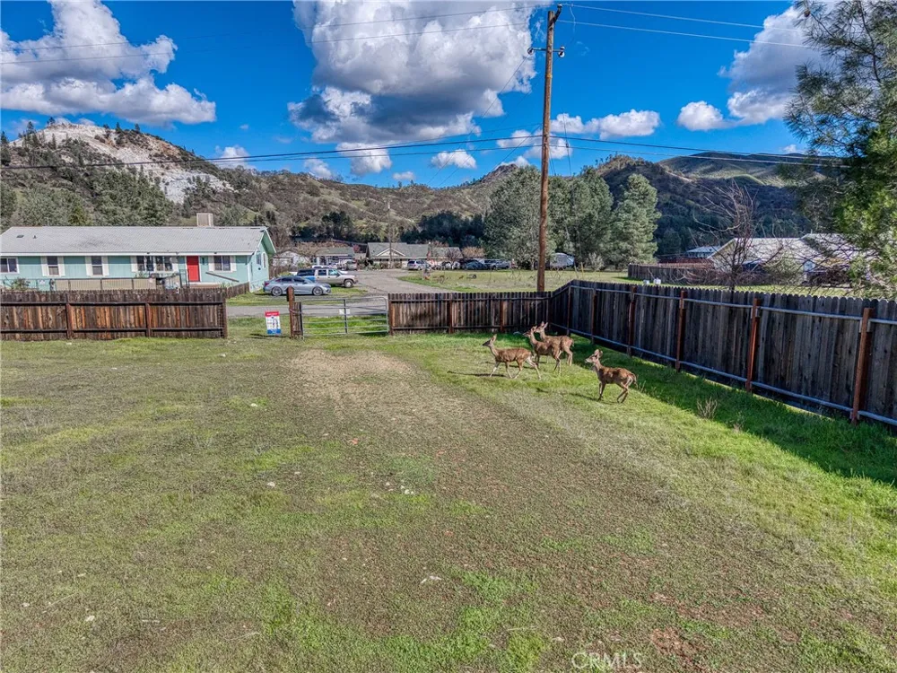 2605 Spring Valley Clearlake Oaks, CA 95423