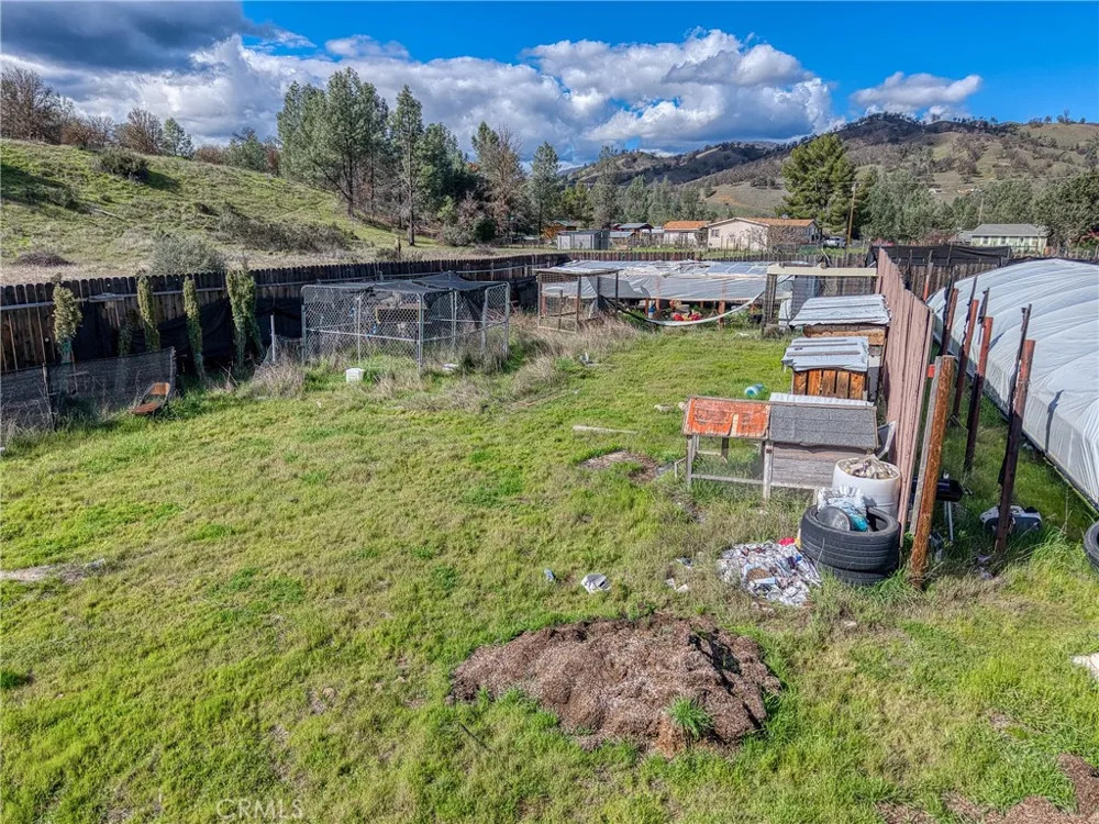 2605 Spring Valley Clearlake Oaks, CA 95423