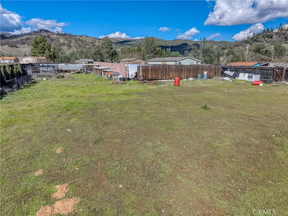 2605 Spring Valley Clearlake Oaks, CA 95423