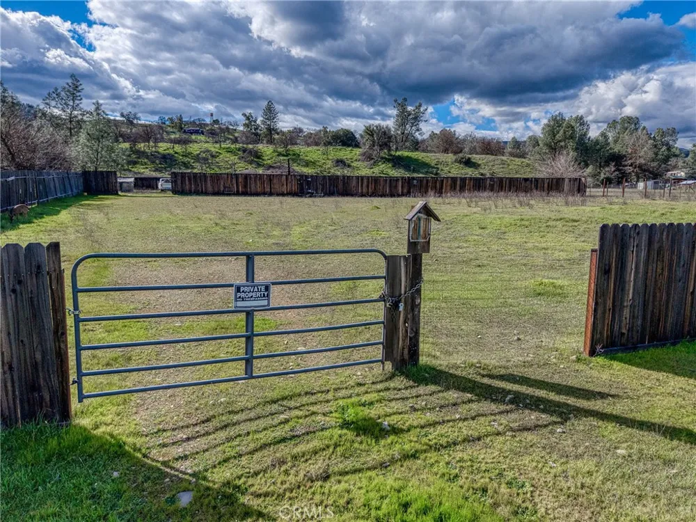 2605 Spring Valley Clearlake Oaks, CA 95423