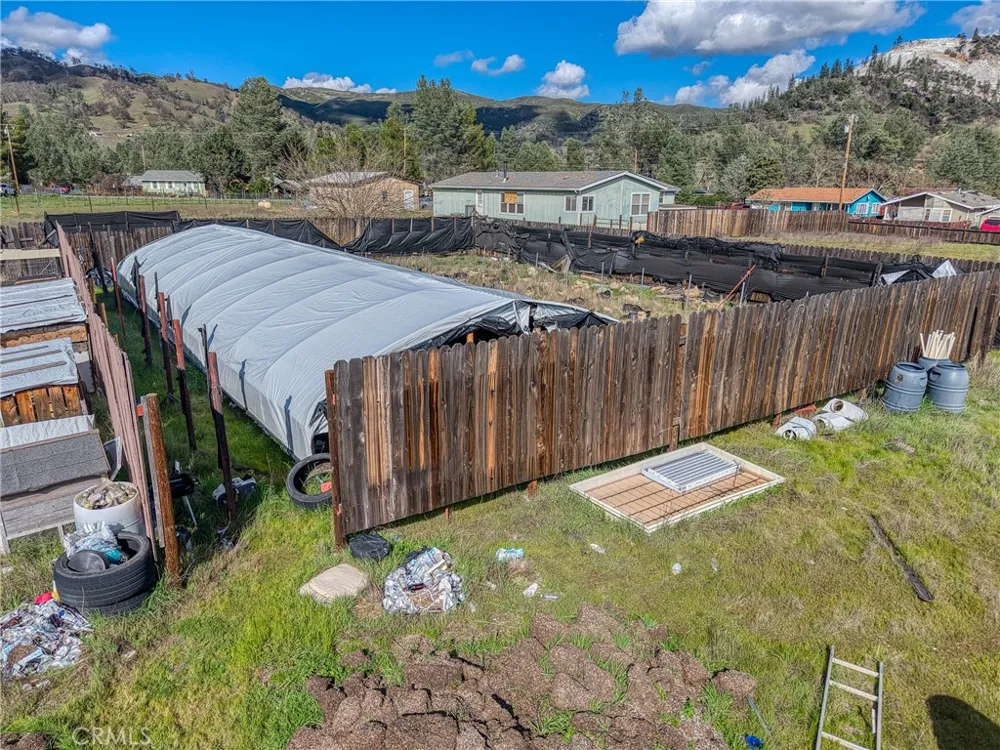 2605 Spring Valley Clearlake Oaks, CA 95423