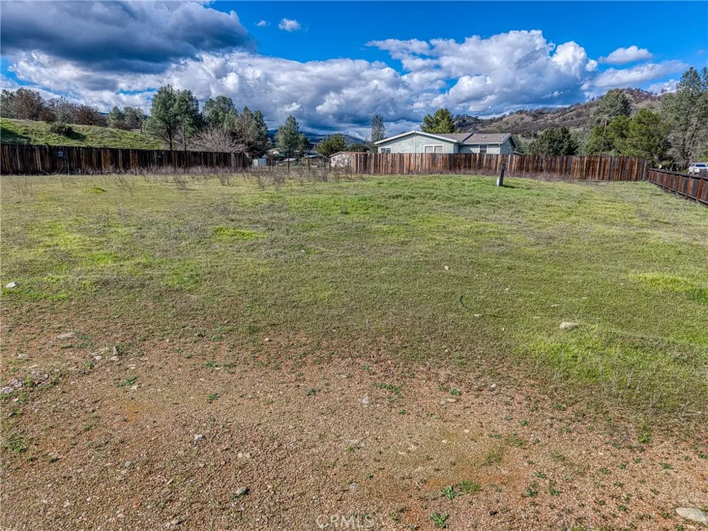 2605 Spring Valley Clearlake Oaks, CA 95423