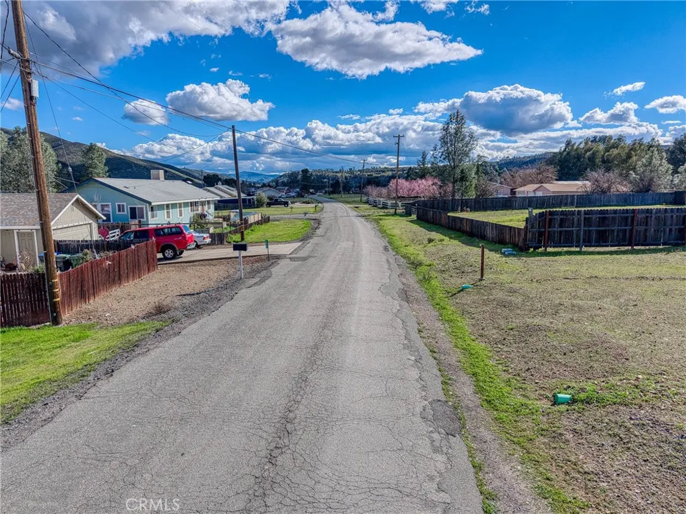2605 Spring Valley Clearlake Oaks, CA 95423