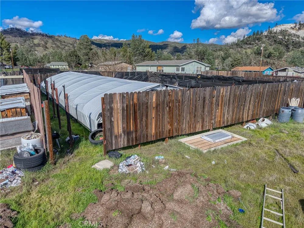 2605 Spring Valley Clearlake Oaks, CA 95423