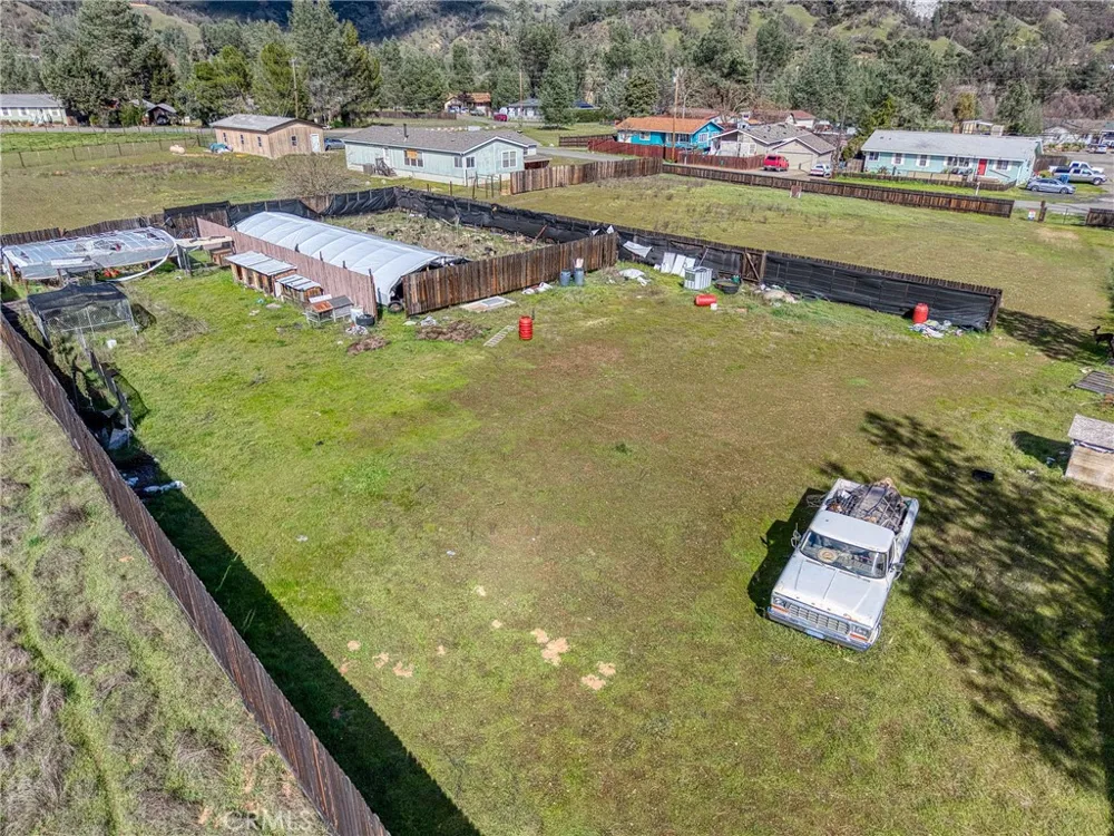 2605 Spring Valley Clearlake Oaks, CA 95423
