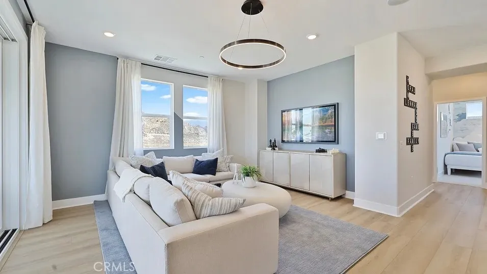 27540 Grand Fir Way Valencia, CA 91381