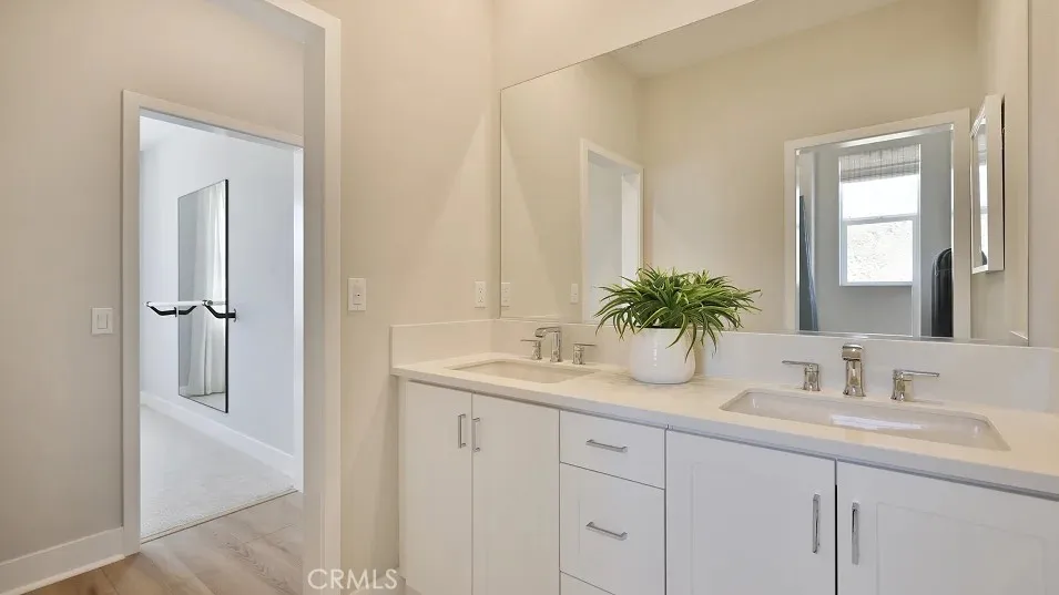 27540 Grand Fir Way Valencia, CA 91381