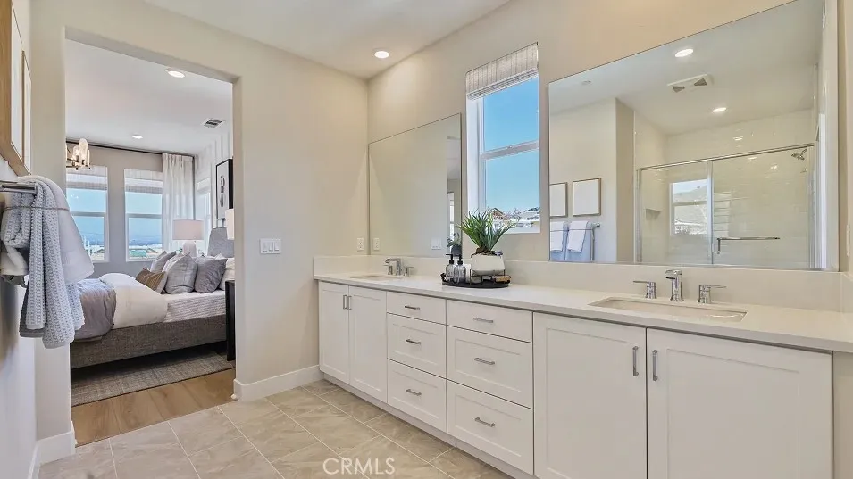 27540 Grand Fir Way Valencia, CA 91381