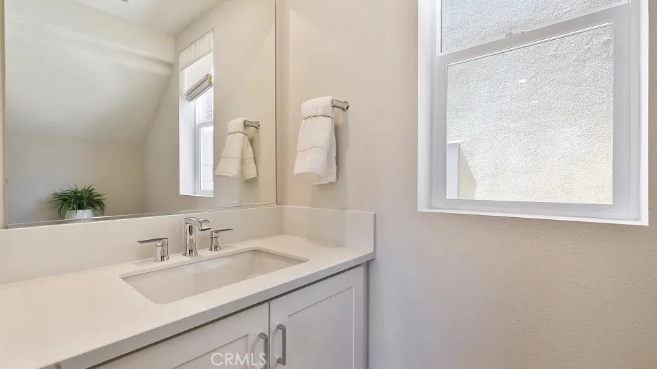 27540 Grand Fir Way Valencia, CA 91381