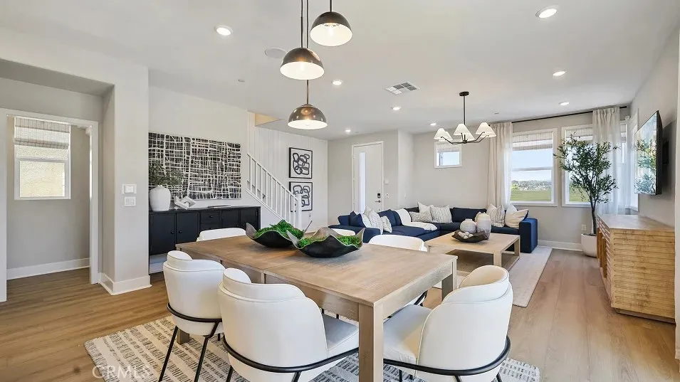 27540 Grand Fir Way Valencia, CA 91381