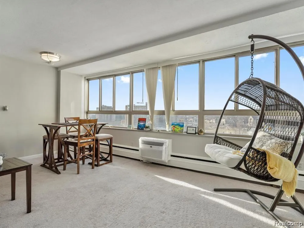8900 E JEFFERSON AVENUE #1110 Detroit City, MI 48214