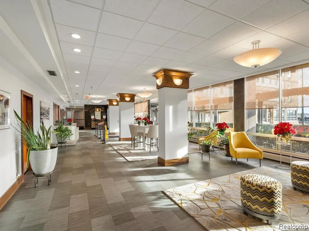 8900 E JEFFERSON AVENUE #1110 Detroit City, MI 48214