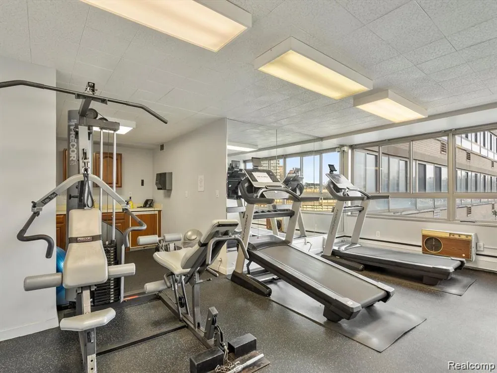 8900 E JEFFERSON AVENUE #1110 Detroit City, MI 48214