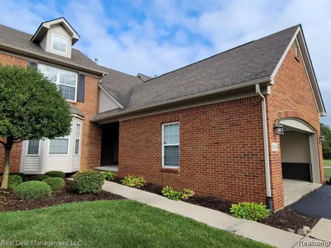 6146 Lone Oak Circle