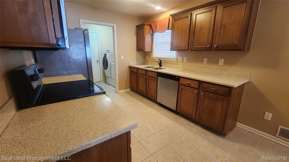 6146 Lone Oak Circle Holly Township, MI 48439