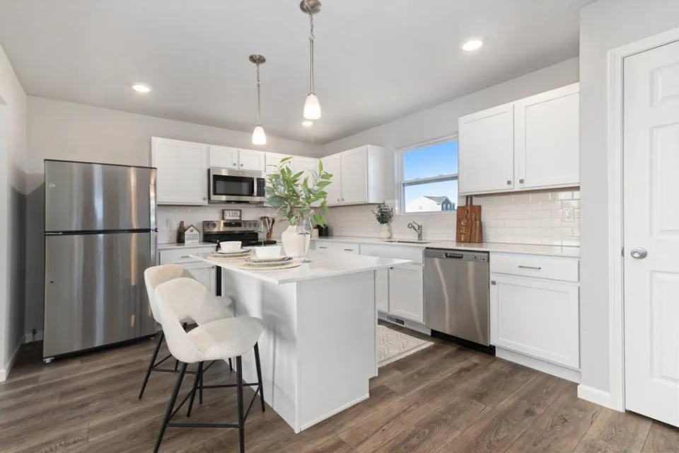 187 Peppermint Drive Holland Charter Township, MI 49423