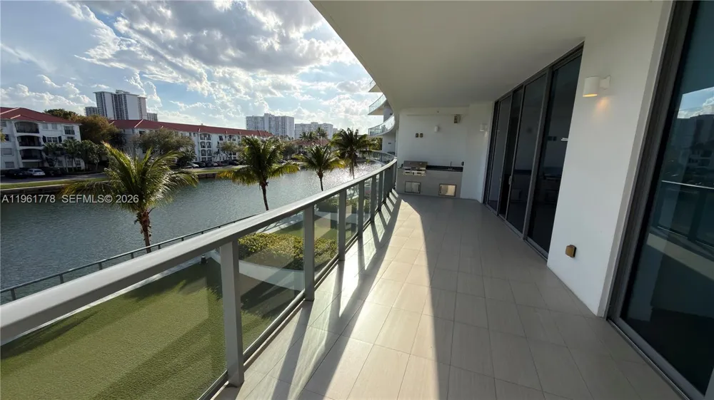 3250 NE 188th St #204 Aventura, FL 33180