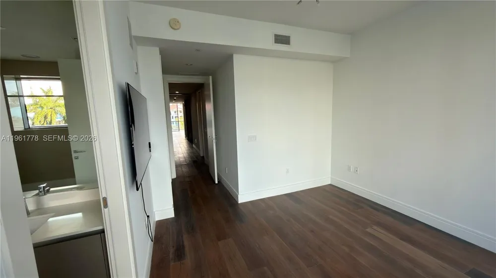 3250 NE 188th St #204 Aventura, FL 33180