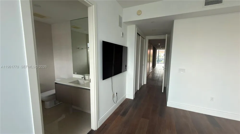 3250 NE 188th St #204 Aventura, FL 33180