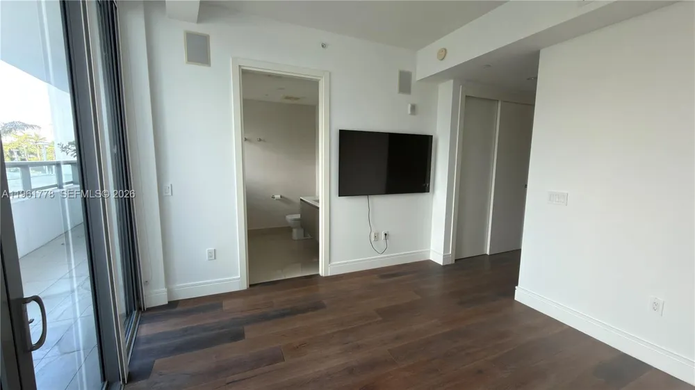 3250 NE 188th St #204 Aventura, FL 33180