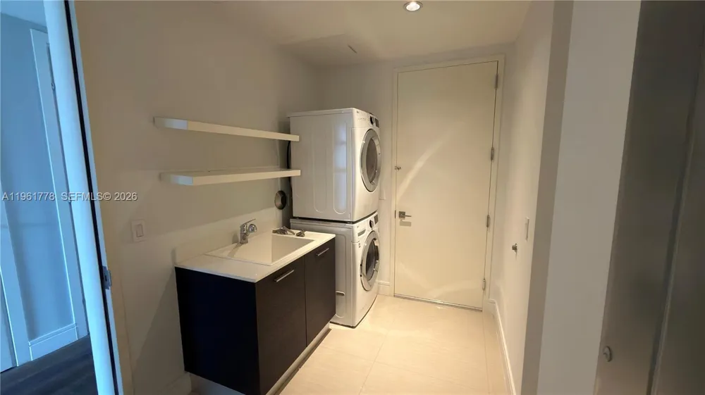 3250 NE 188th St #204 Aventura, FL 33180