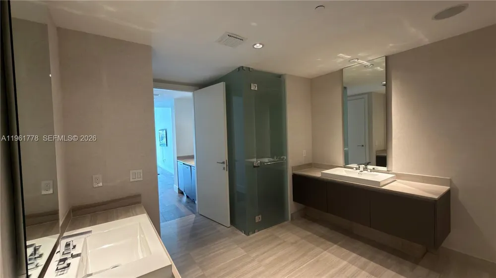 3250 NE 188th St #204 Aventura, FL 33180