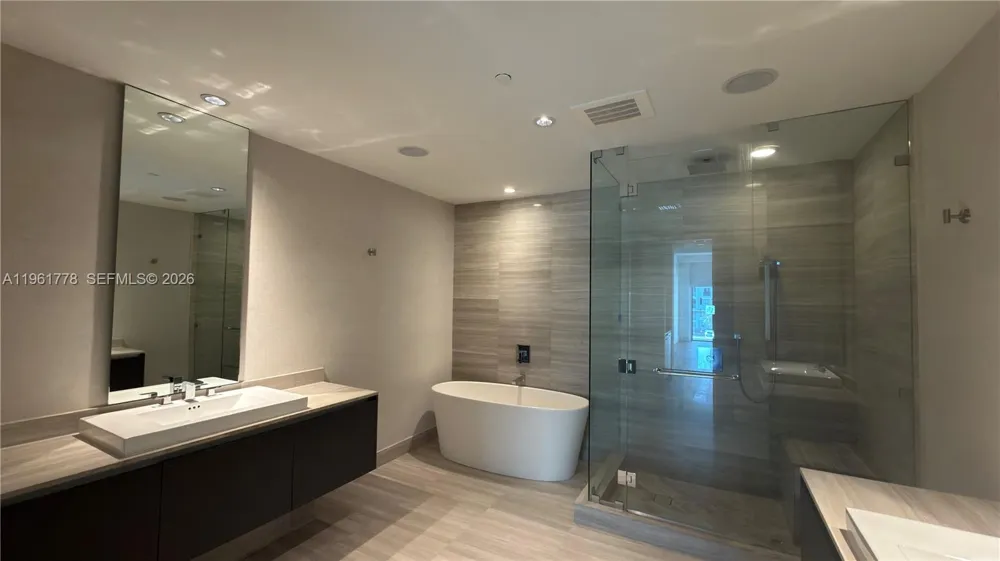3250 NE 188th St #204 Aventura, FL 33180