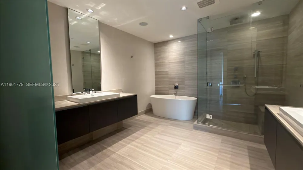 3250 NE 188th St #204 Aventura, FL 33180