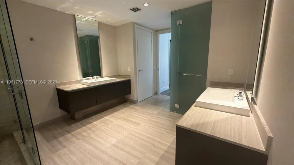 3250 NE 188th St #204 Aventura, FL 33180