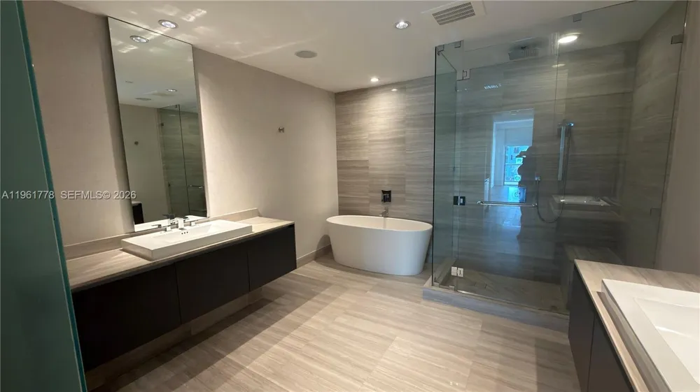 3250 NE 188th St #204 Aventura, FL 33180