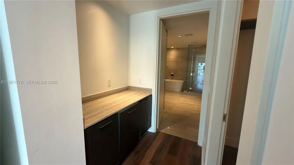 3250 NE 188th St #204 Aventura, FL 33180