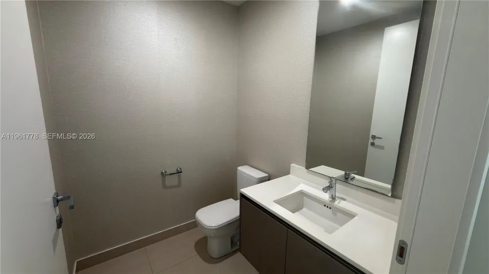 3250 NE 188th St #204 Aventura, FL 33180