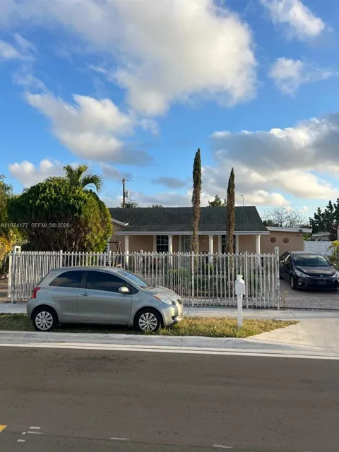 890 SE 3rd Pl