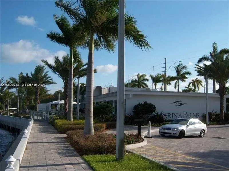 17301 BISCAYNE BLVD#48 North Miami Beach, FL 33160