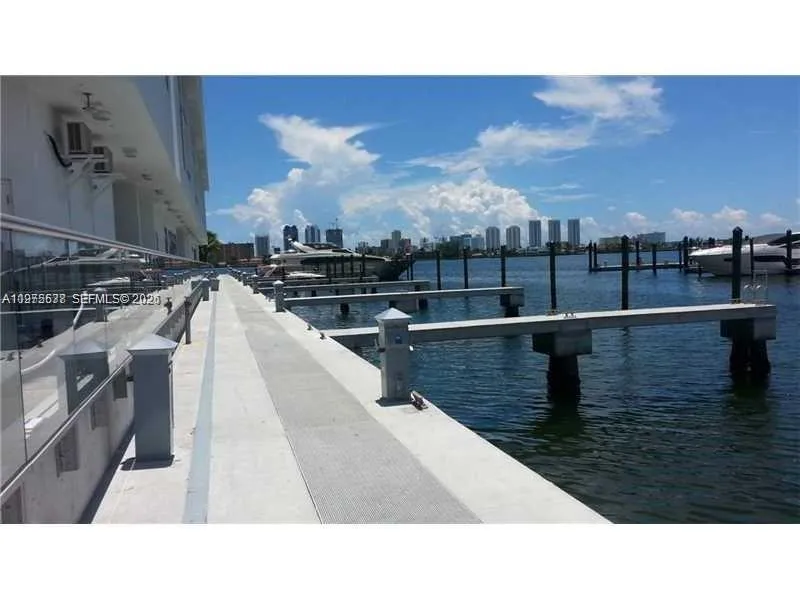 17301 BISCAYNE BLVD#48 North Miami Beach, FL 33160