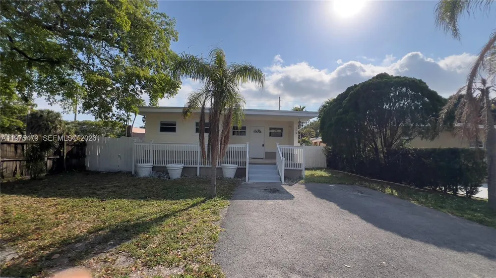 109 SW 1st Ave Hallandale Beach, FL 33009