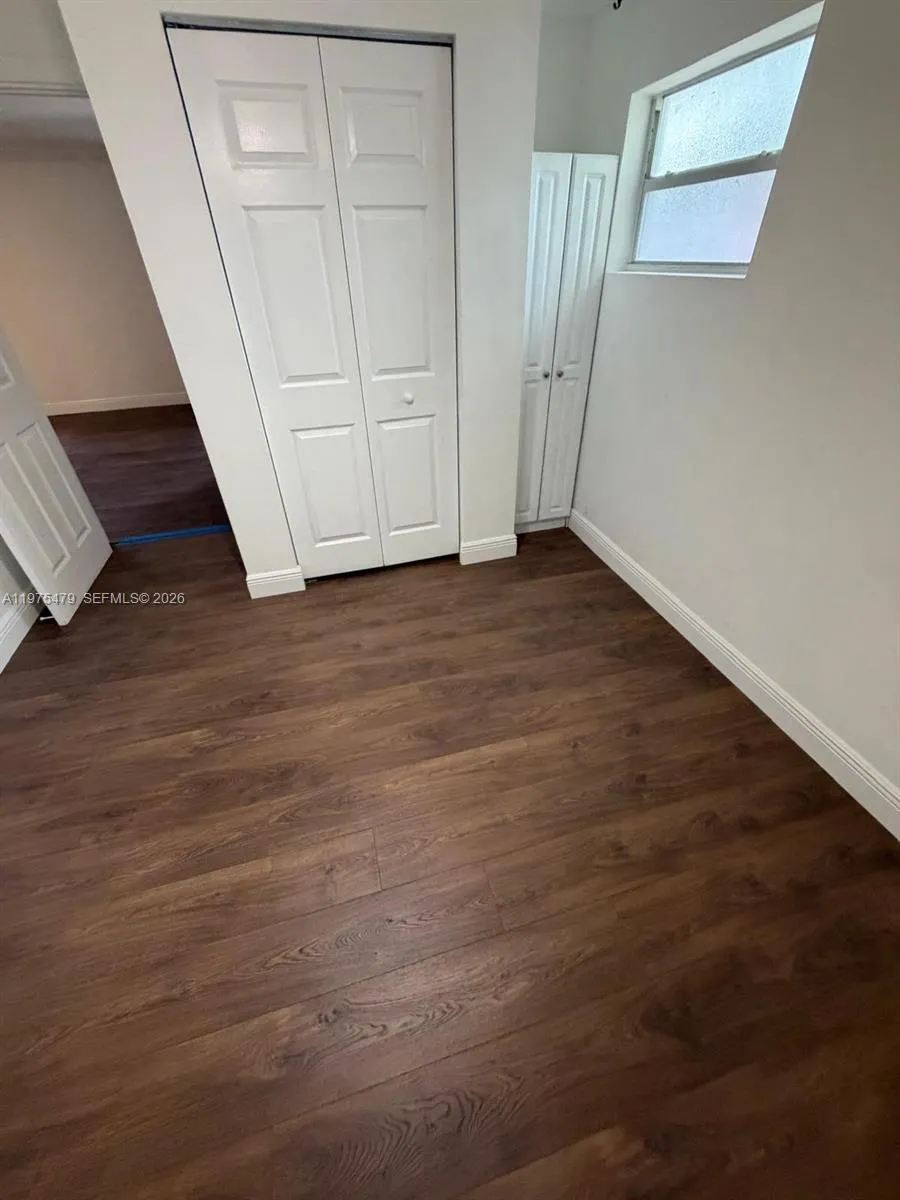 109 SW 1st Ave Hallandale Beach, FL 33009