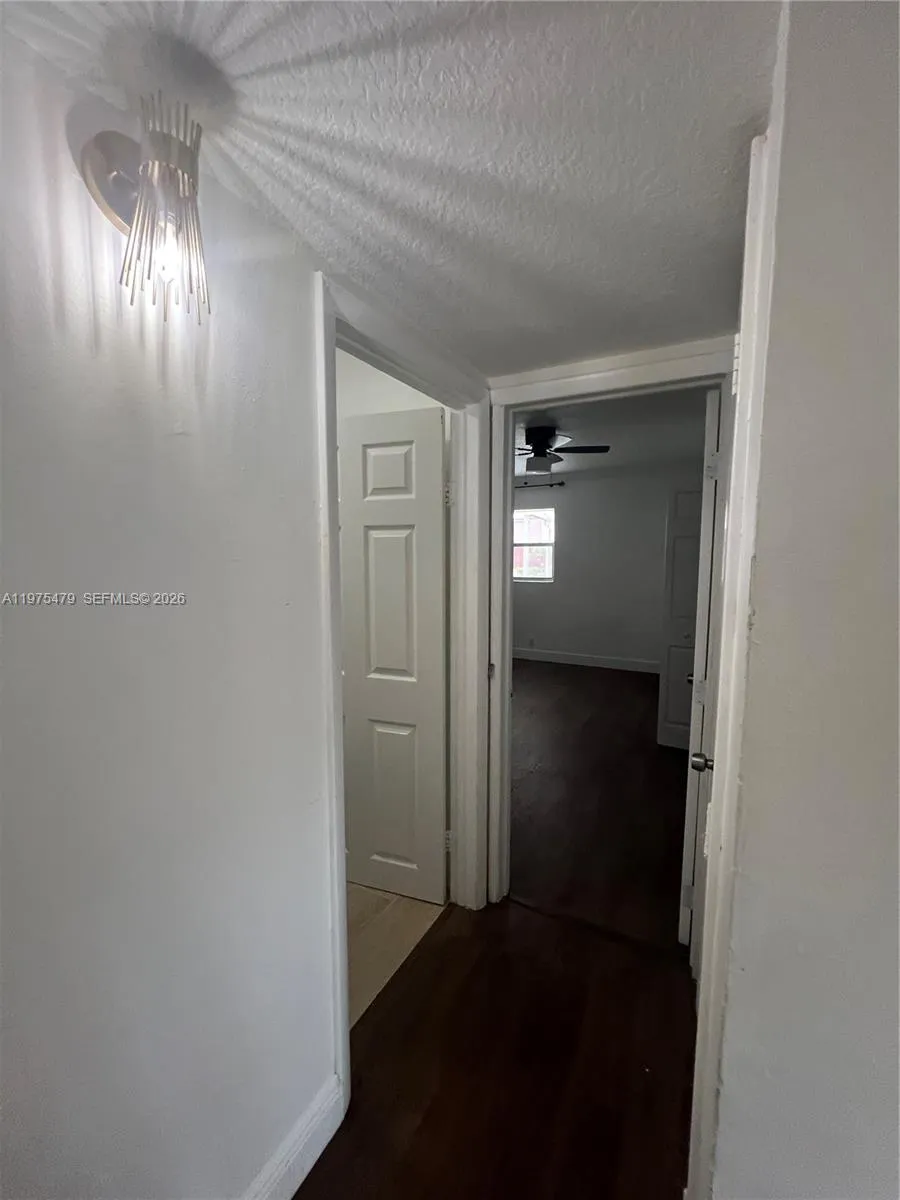 109 SW 1st Ave Hallandale Beach, FL 33009