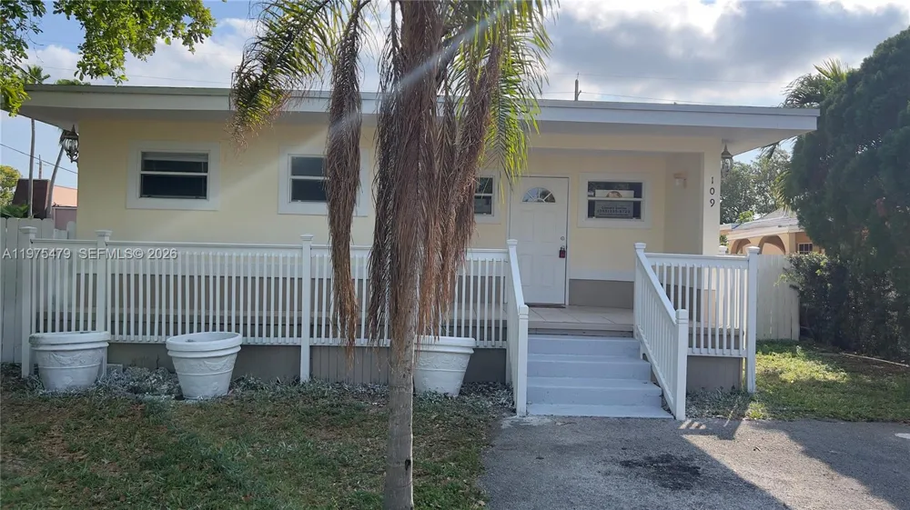 109 SW 1st Ave Hallandale Beach, FL 33009