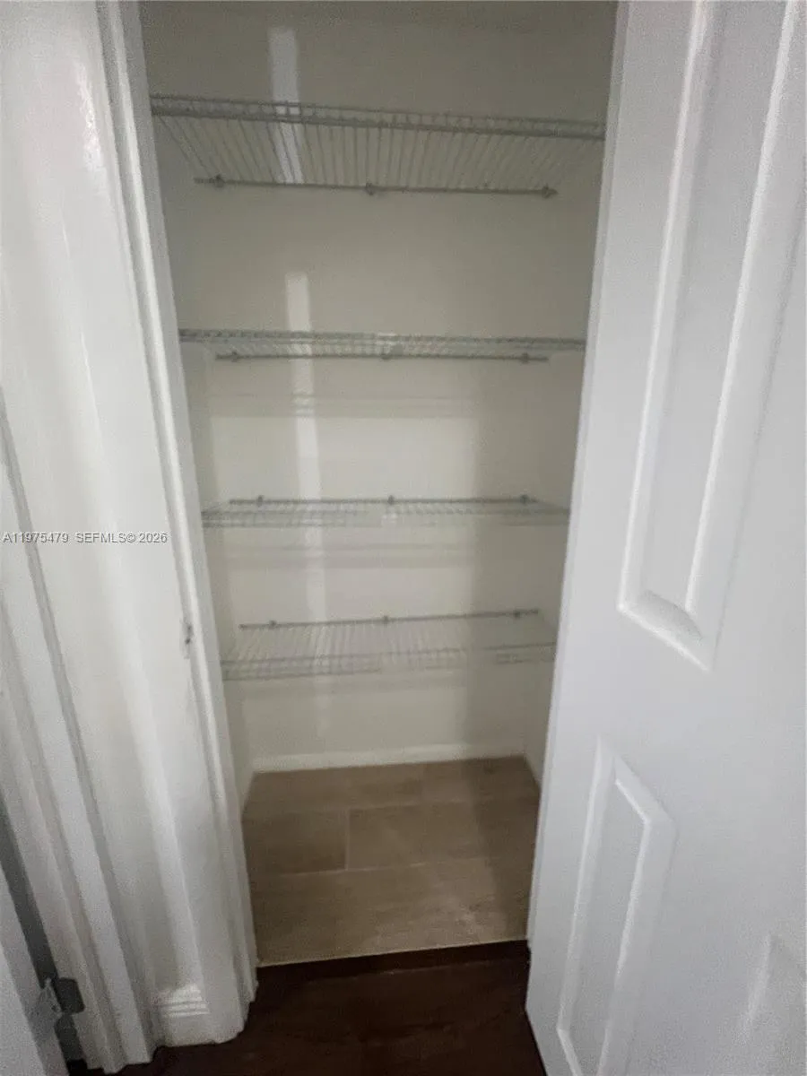109 SW 1st Ave Hallandale Beach, FL 33009