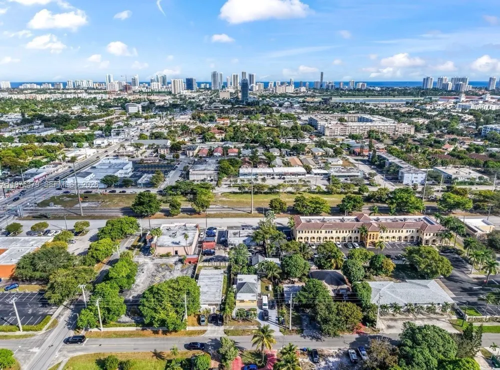 109 SW 1st Ave Hallandale Beach, FL 33009