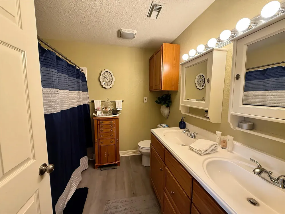 418 Garland Drive #120 Lake Jackson, TX 77566