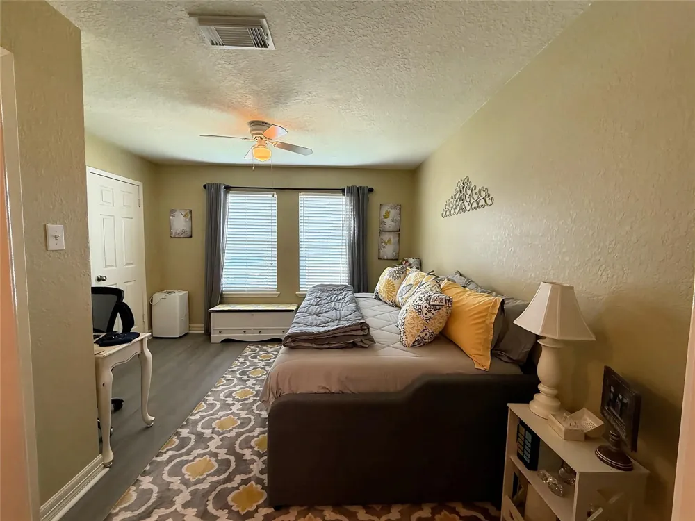 418 Garland Drive #120 Lake Jackson, TX 77566