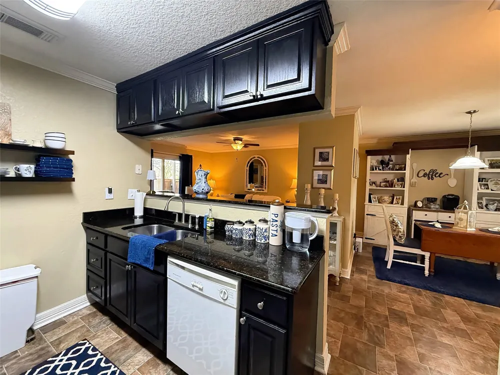 418 Garland Drive #120 Lake Jackson, TX 77566